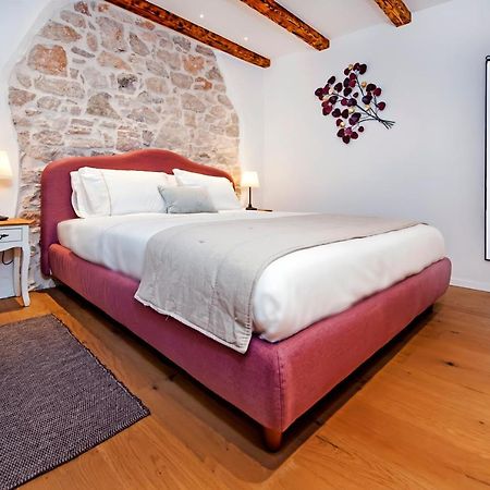 Apartments Casa De Amicis روفينج المظهر الخارجي الصورة