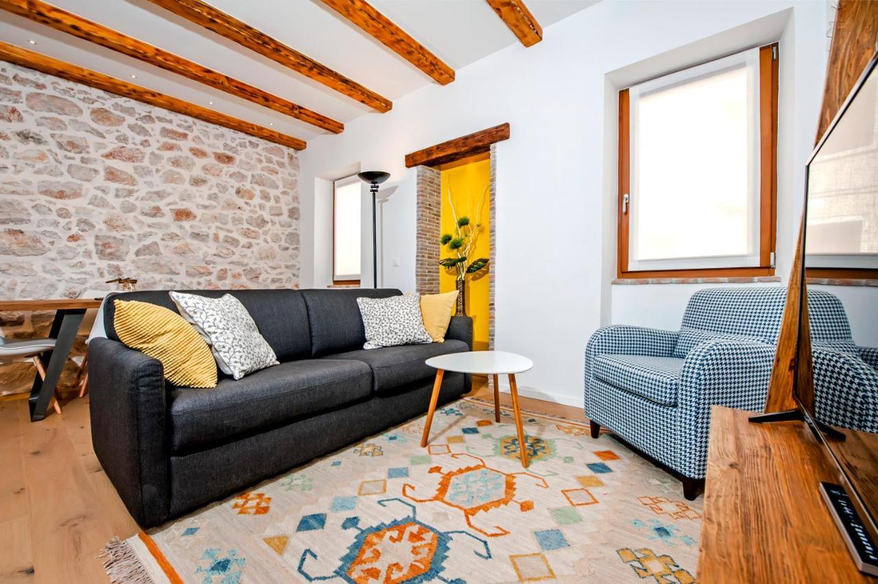 Apartments Casa De Amicis روفينج المظهر الخارجي الصورة