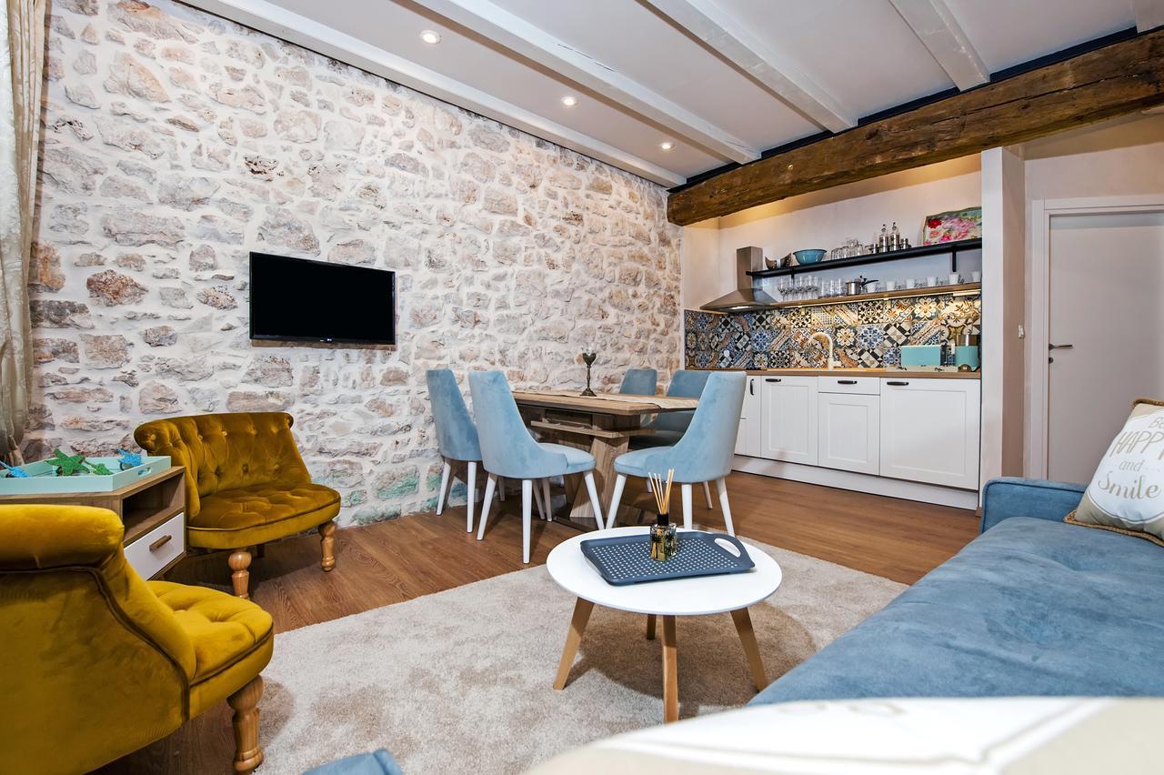 Apartments Casa De Amicis روفينج المظهر الخارجي الصورة